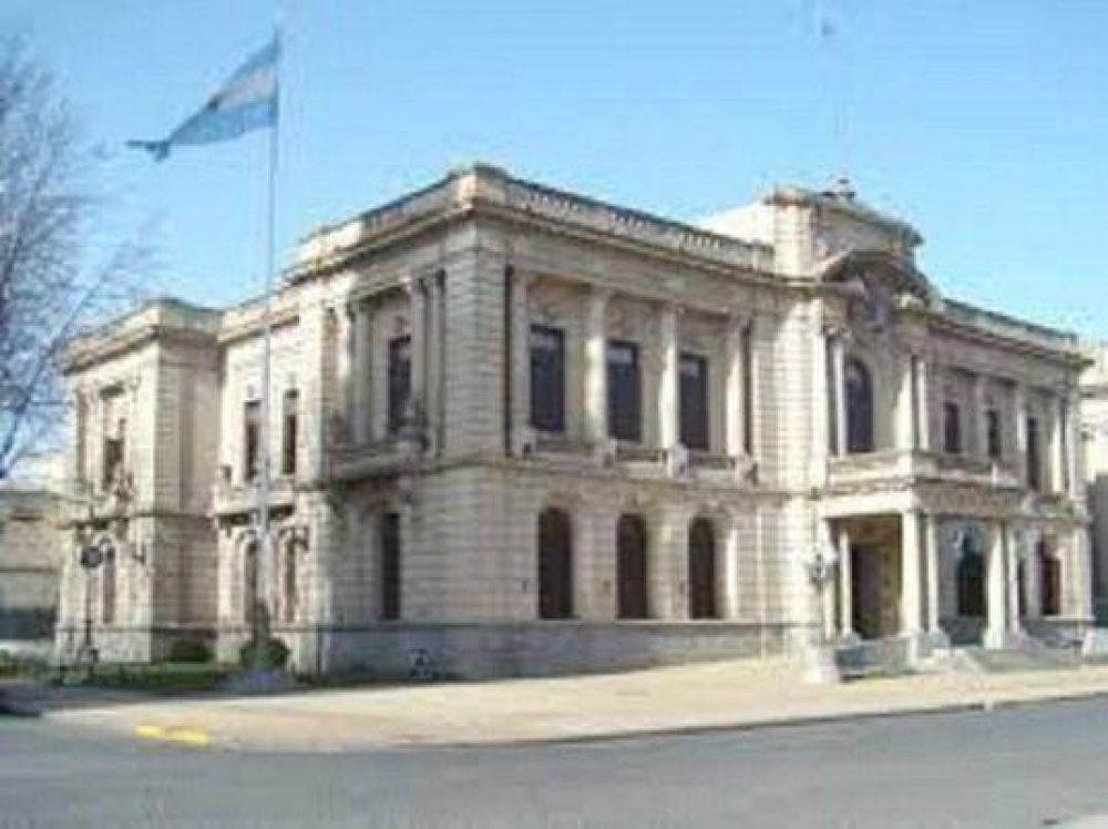 Hay m�s de 160 funcionarios municipales nombrados que cuestan a la ciudad 45 millones de pesos