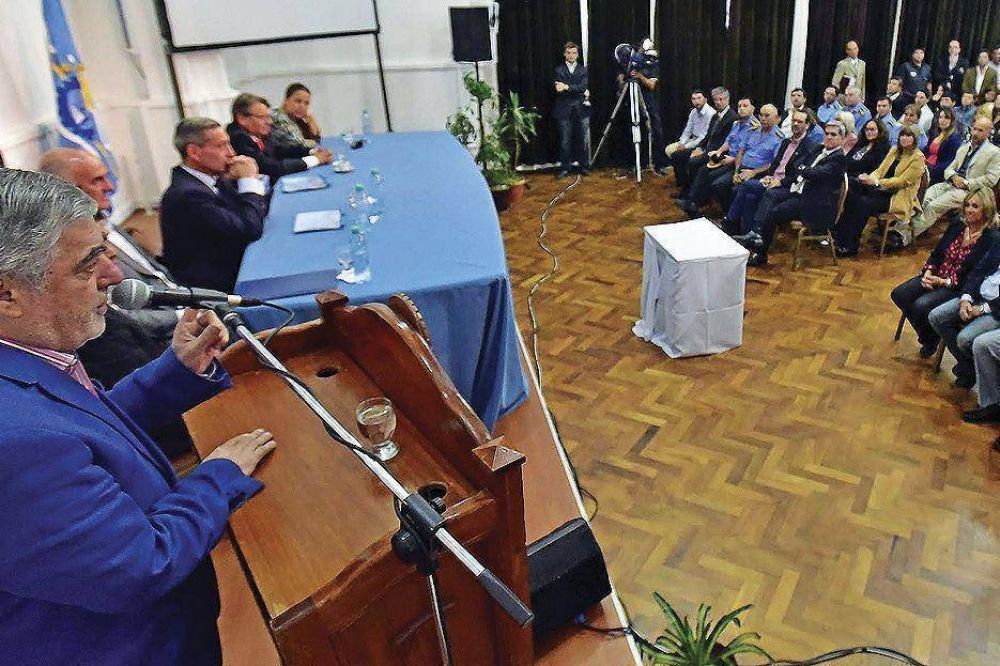 Das Neves lanz� un plan contra el delito y decret� la Emergencia Carcelaria y de Seguridad
