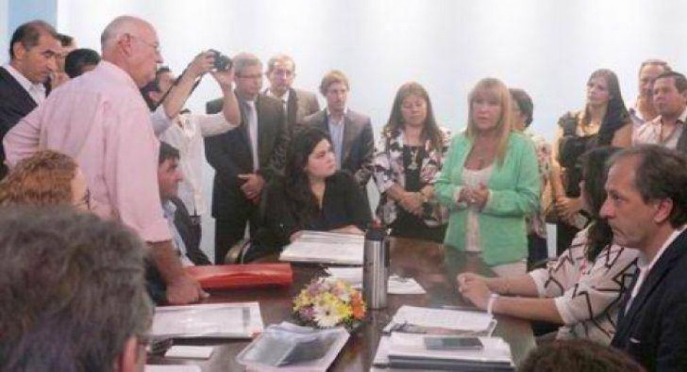 A�da Ayala, con los intendentes de Corrientes