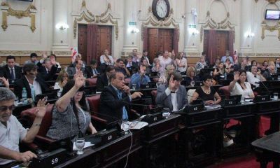 Tras largo debate, la Unicameral aprob� el arribo de Odebrecht y un nuevo pedido de deuda