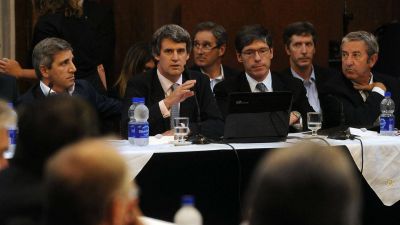 Holdouts: Verna apoya pero no fue al Senado