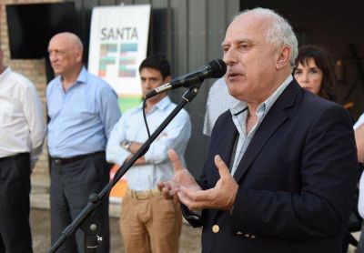 Plan Abre: Lifschitz inaugur� un nuevo gimnasio en el Club Universitario de Santa Fe