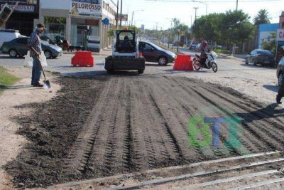 Reparan con rap el paso a nivel de calle San Mart�n