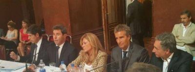 Godoy y Basualdo aprueban el discurso de U�ac, pero votan distinto