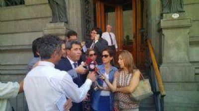 U�ac apoy� el acuerdo y pidi� que el cr�dito se use para la obra p�blica