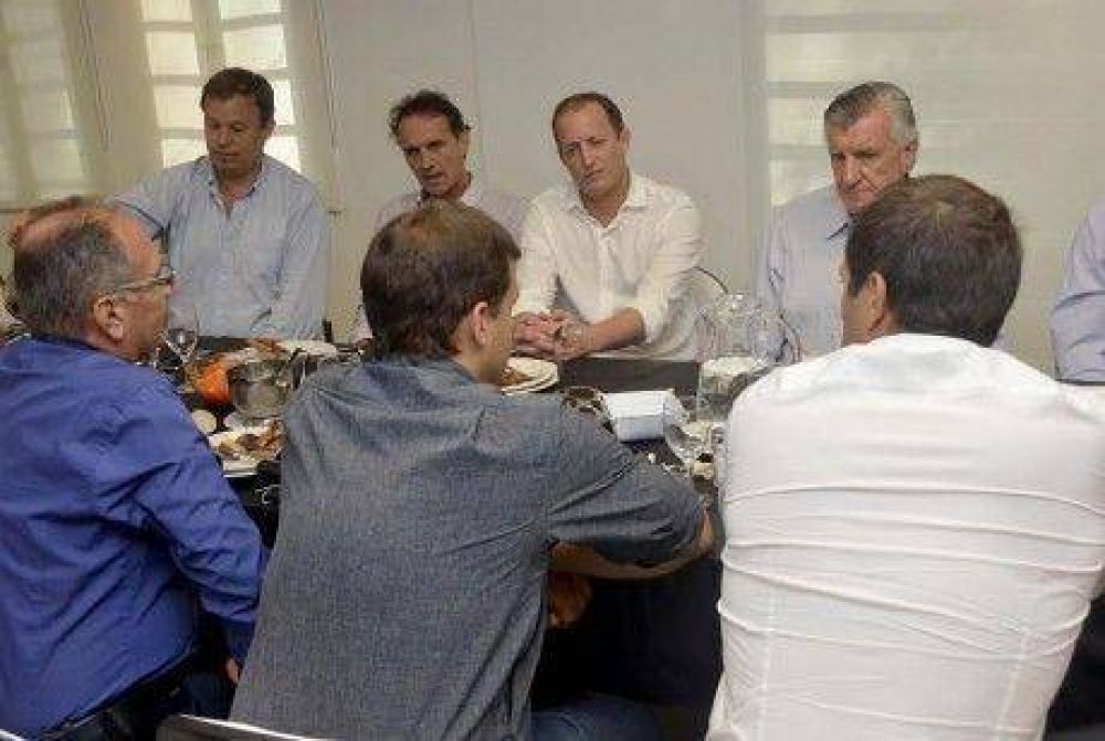 Jorge Fern�ndez, de Lincoln, y Jos� Eseverri, de Olavarr�a se reunieron con Jos� Luis Gioja