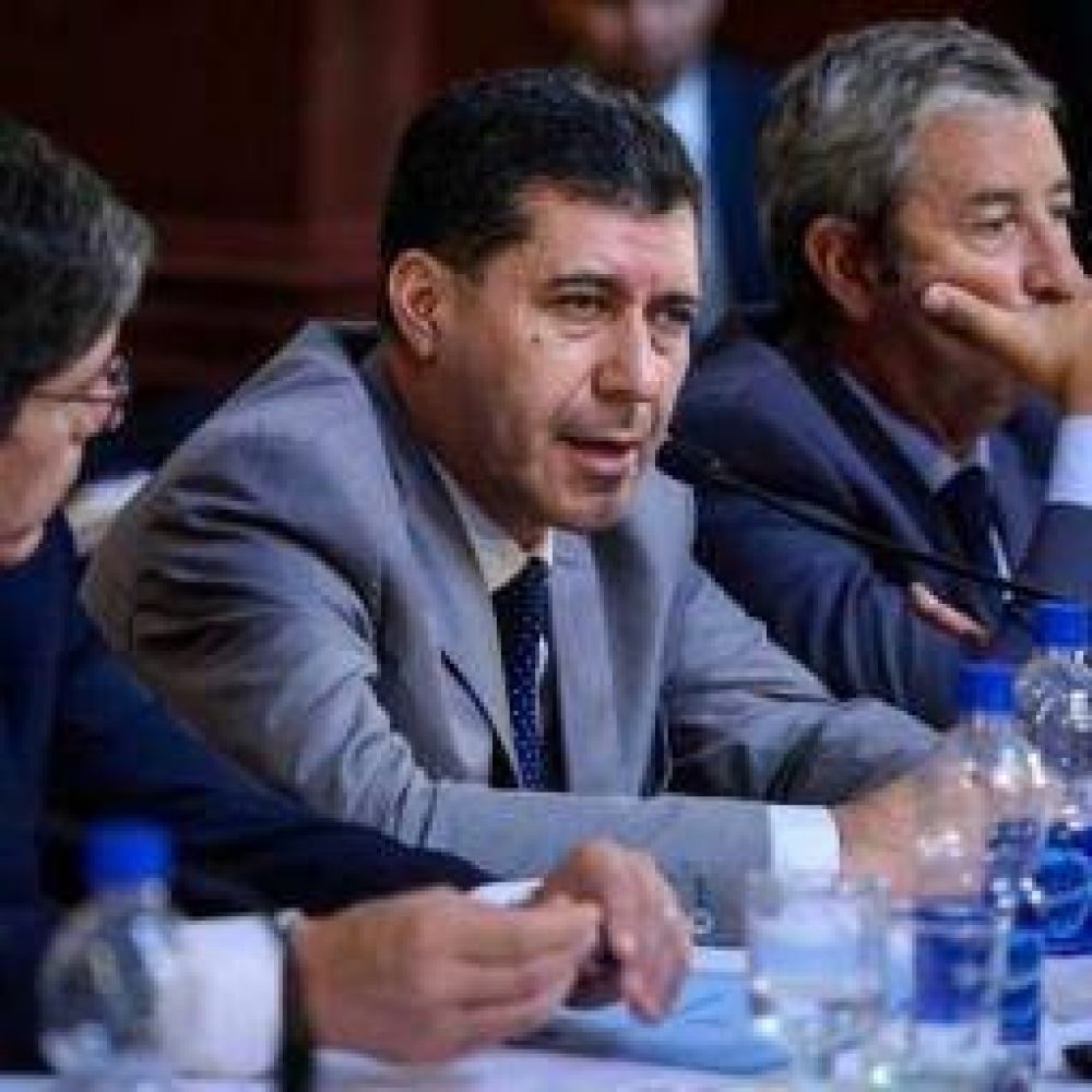 Casas inst� a senadores riojanos a apoyar acuerdo con fondos buitre