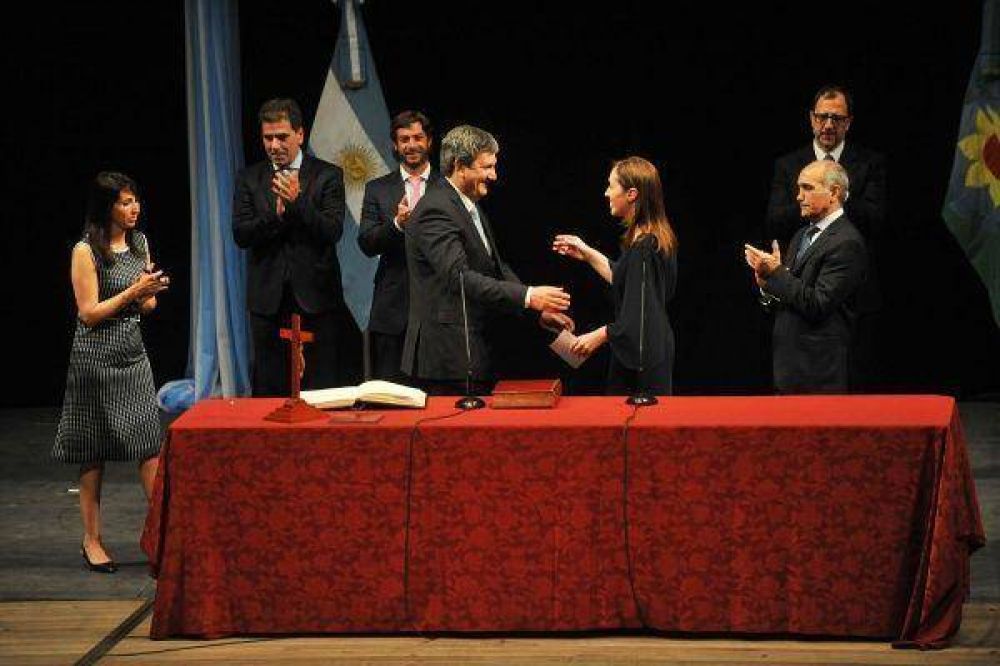 Detalles de la Ley de Emergencia Administrativa y la Ley de Modernizaci�n del Estado