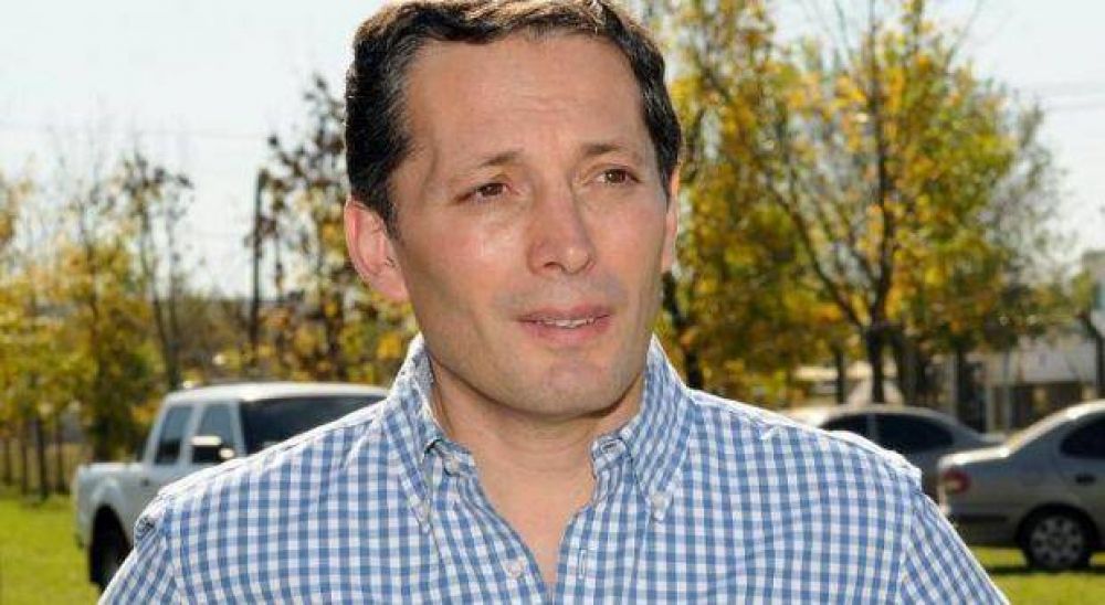 El Consejo Escolar acorrala a Gray y le pide que rinda cuentas por 50 millones de pesos