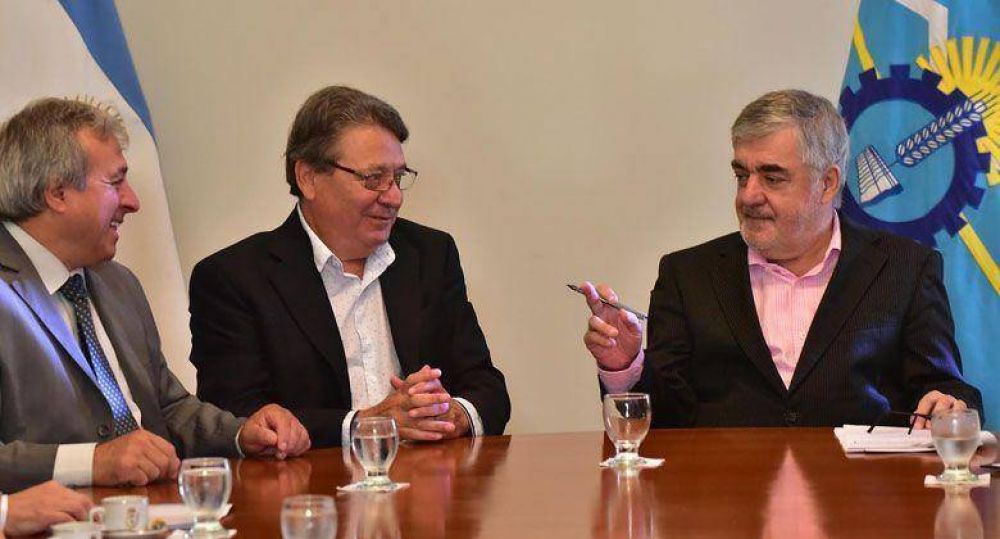 Das Neves firm convenios de obras para Trevelin por ms de 11 millones de pesos