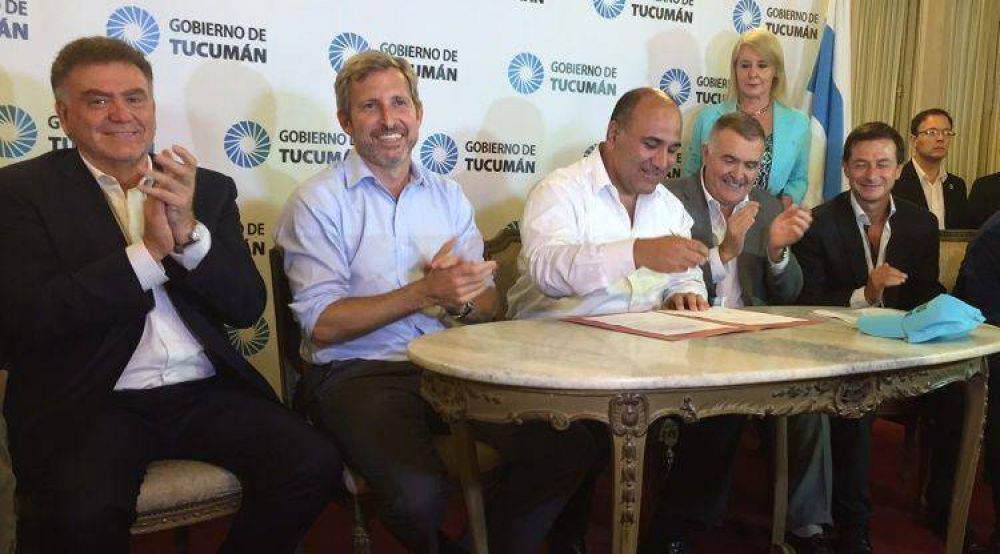 Manzur y Frigerio entregaron viviendas y firmaron un convenio para construir m�s