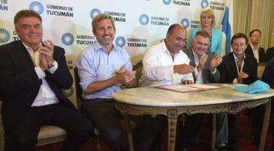Manzur y Frigerio entregaron viviendas y firmaron un convenio para construir m�s