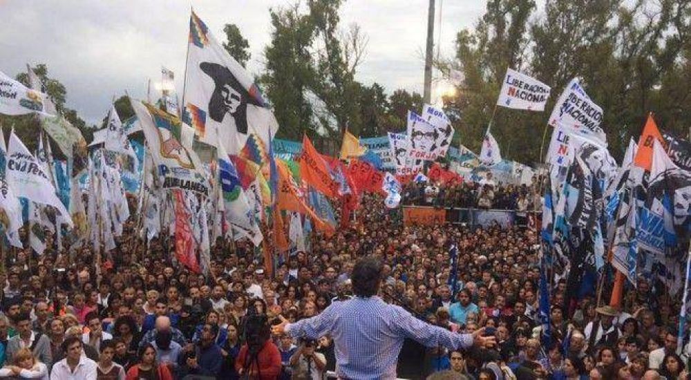 El kirchnerismo ningunea a Gioja y lanza a Capitanich para presidir el PJ