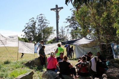 Acampe detr�s del Calvario reclamando respuestas al Municipio