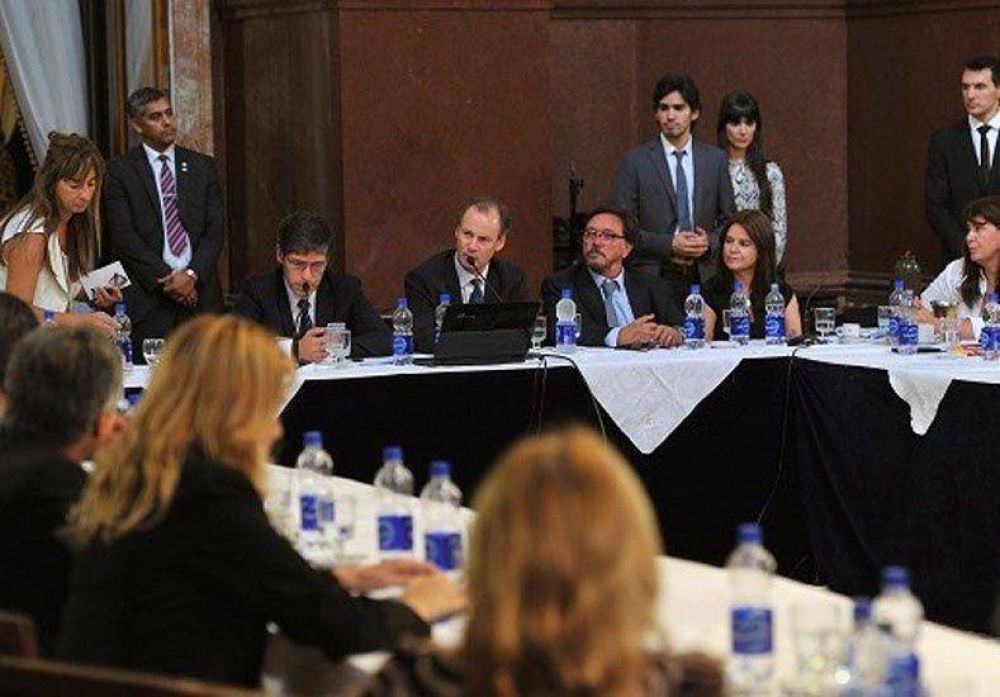 Bordet: �Estamos listos para colocar 300 millones de d�lares de cr�dito�