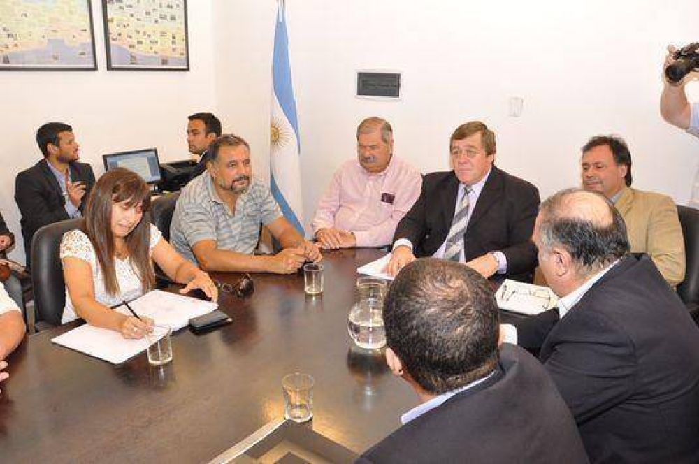 Este lunes los gremios estatales definen si aceptan la oferta salarial del Gobierno 