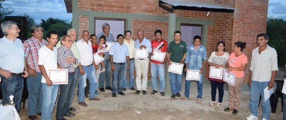 Entregan viviendas sociales en Quebracho Coto