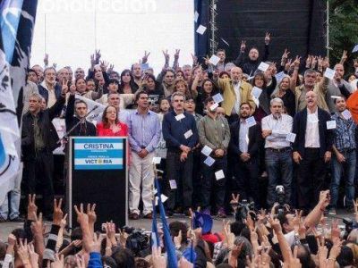 Plenario del FpV en Avellaneda con presencia de militantes locales
