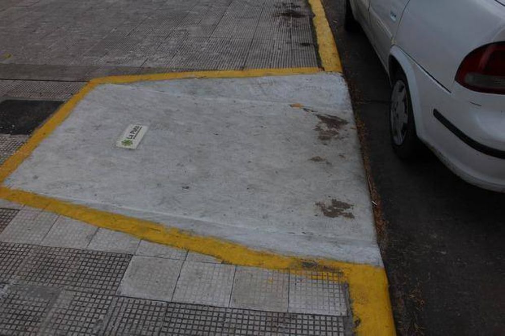Obstruir rampas de discapacitados podr�a penarse hasta con $6.000