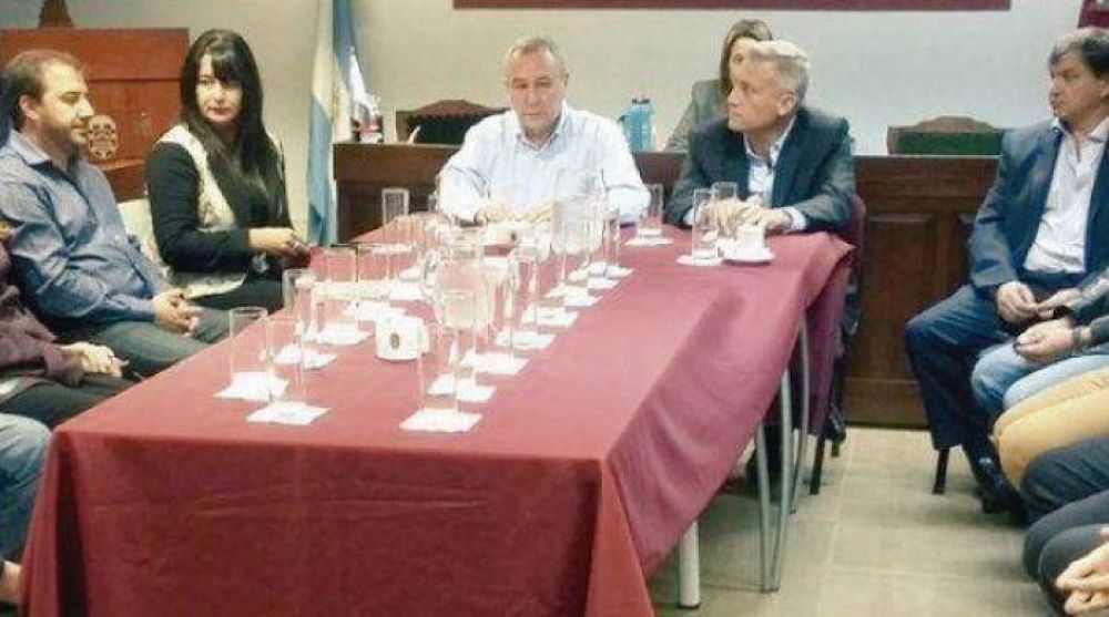 Pleno de Gobierno: Avil�s pidi� apoyo a los concejales para avanzar en obras
