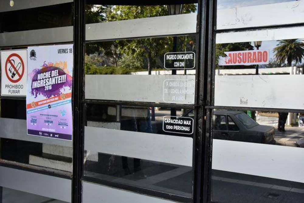 Tierno clausur� El Sol y un delivery de bebidas