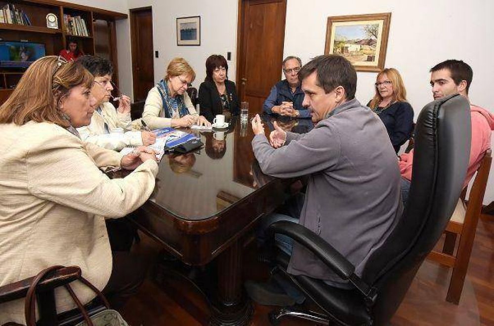 Altolaguirre se reuni� con integrantes del Rotary Club