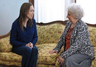 Vidal ofreci� colaboraci�n a las Abuelas de Plaza de Mayo
