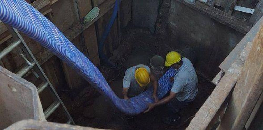 Reparan ca�er�a en San Fernando