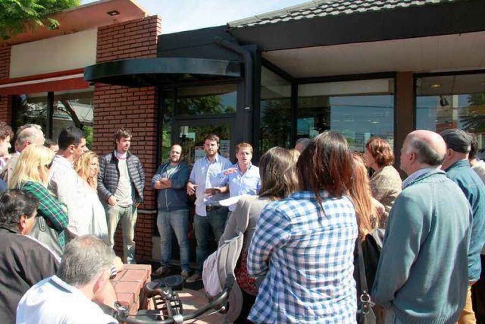 Cambiemos visit� a vecinos por los 100 d�as de gesti�n