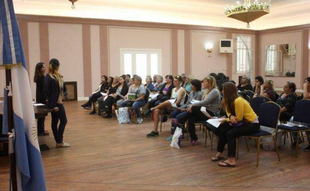 REUNI�N CON MICROEMPRENDEDORES