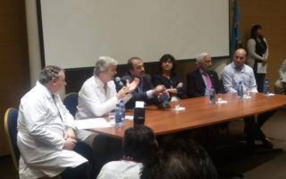 Ricardo Campod�nico asumi� como director del Hospital El Cruce