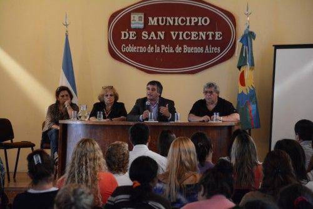 G�mez remarc� su compromiso en la lucha contra la violencia de g�nero