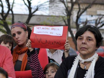 San Jos�: emotivo homenaje a los militantes asesinados
