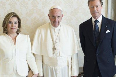 Francisco recibe a la familia reinante de Luxemburgo