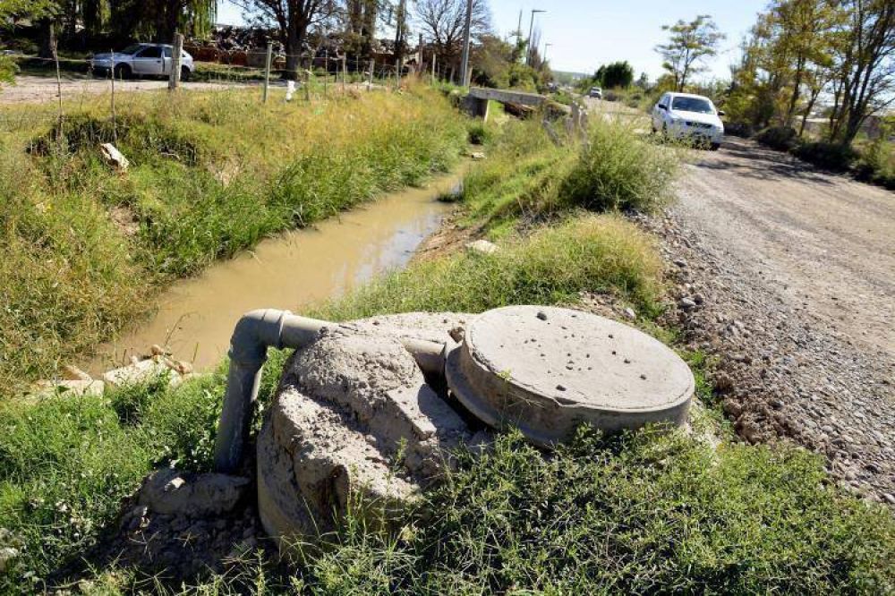 El canal Necochea es una cloaca a cielo abierto