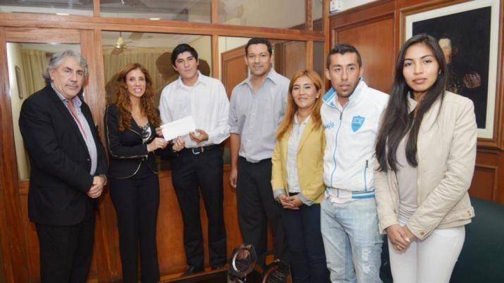 INTERIOR   La Gobernadora entreg� herramientas a una Asociaci�n Civil de la ciudad de Fern�ndez