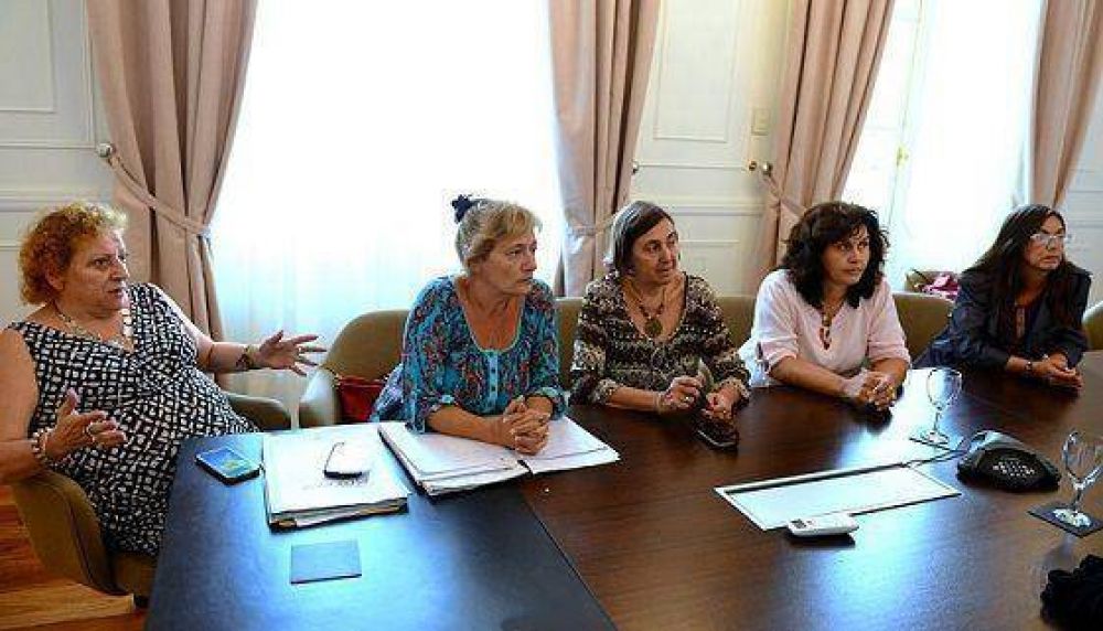 Piden a provincia resolver la paritaria del personal no docente