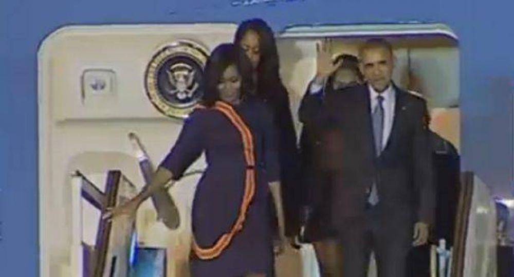 En medio de un fuerte operativo de seguridad arrib� al pa�s Obama