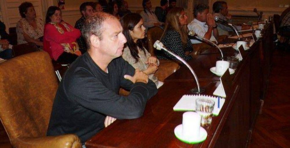 Aumento en las tarifas de luz: Fueron rechazados los proyectos del Bloque del Fpv en Sesi�n Extraordinaria
