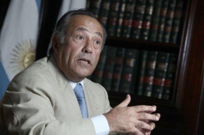 Rodr�guez Sa� present� un proyecto complementario al oficial sobre los holdouts