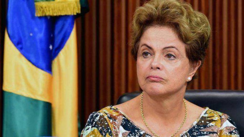 Dilma Rousseff demandar� al senador brasile�o que la implic� en caso Petrobras