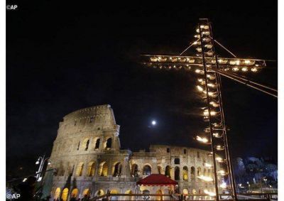 V�a Crucis 2016 camino a la Pascua de Resurrecci�n del Jubileo de la Misericordia, con el Papa Francisco