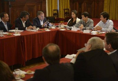 Cenz�n se reuni� con intendentes de la Tercera, Sexta y S�ptima