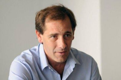 Julio Garro quiere capacitar a los cooperativistas que despidi� y reprimi� salvajemente