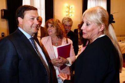 Cruces entre el Gobierno y la Procuradora General