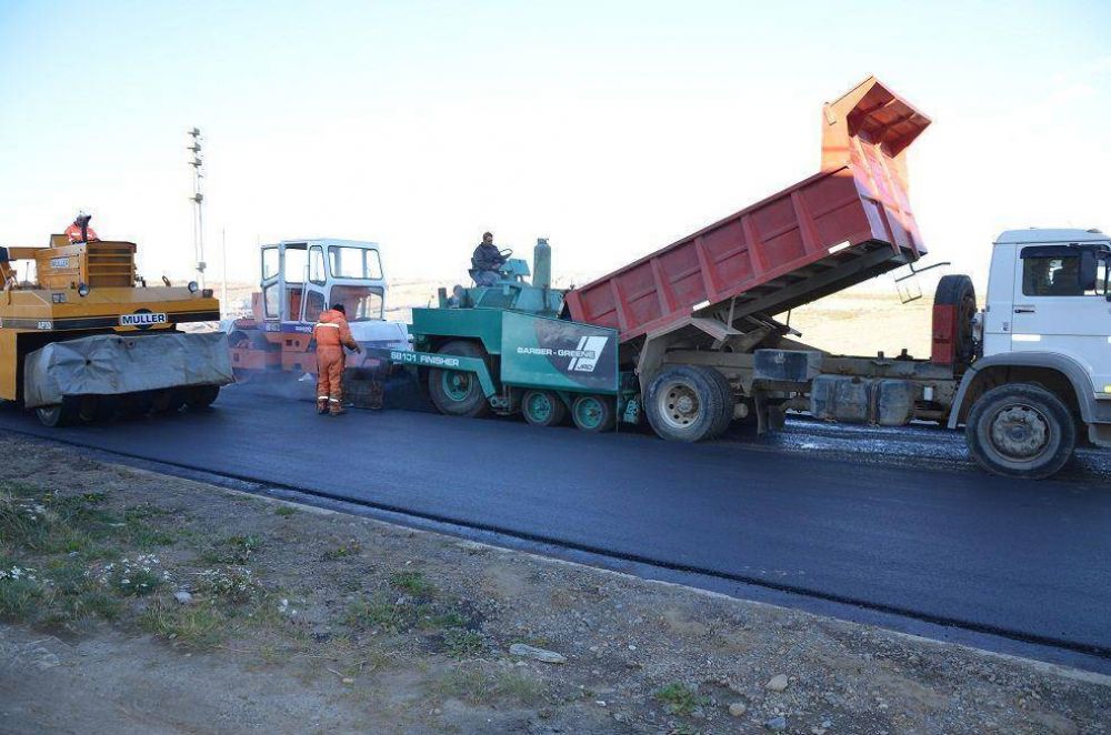 Melella anunci� la terminaci�n de la obra de pavimentaci�n de la calle Echelaine