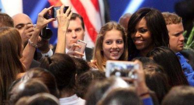 Michelle Obama elogi� a Vidal y le hizo un gui�o a Hillary
