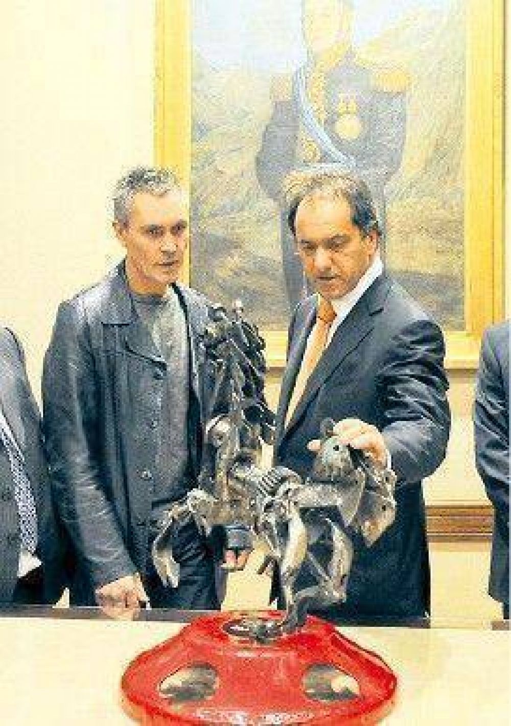 Scioli, en problemas para pagar sueldos