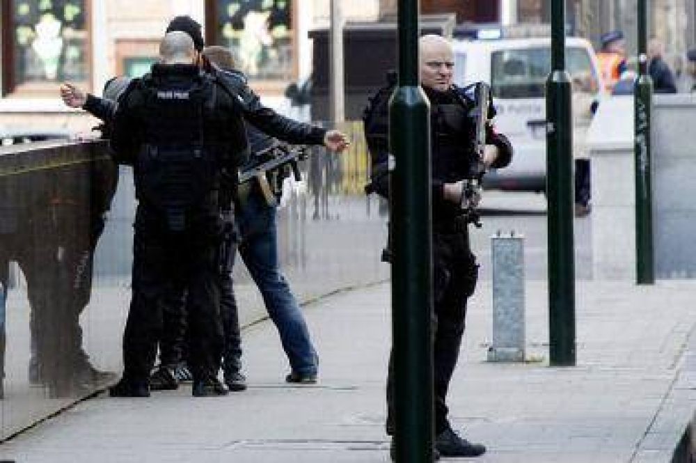 Hallan 15 kilos de explosivos en la casa de los autores de los ataques en Bruselas