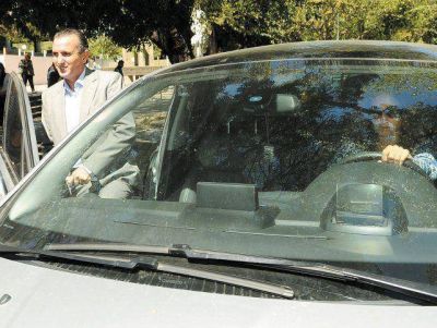 Paco P�rez denunciar� por da�o moral a los senadores de la UCR